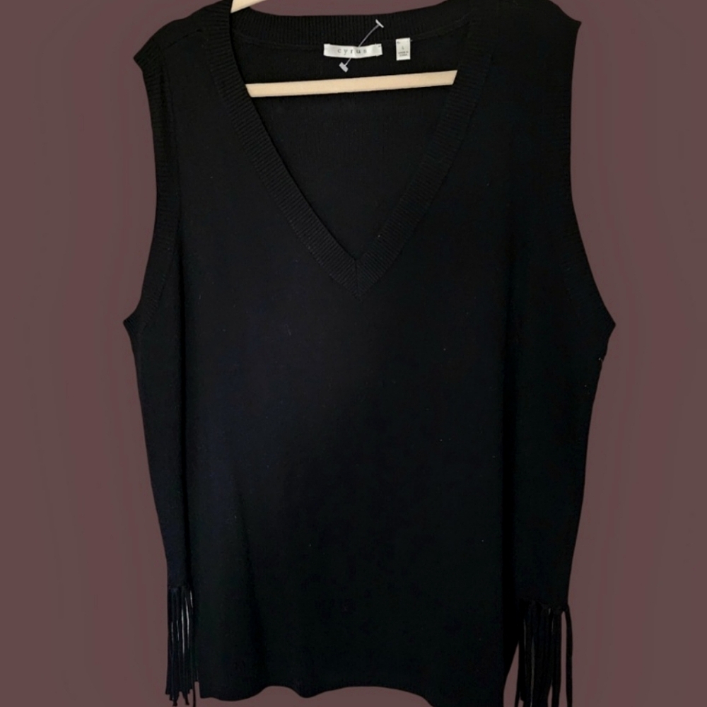 Cyrus Vneck Sleeveless Cardigan Size Large